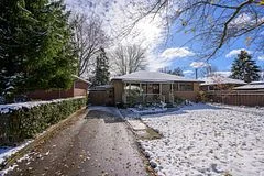 110 Laurentian Drive N, London East, ON N5W 1P2