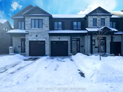Att/Row/Townhouse in Russell