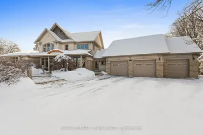 Detached in Bells Corners and South to Fallowfield