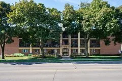 Condo Apartment in Hamilton