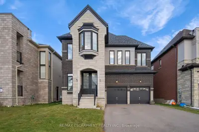 Detached in Woodstock