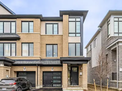 Att/Row/Townhouse in Hamilton