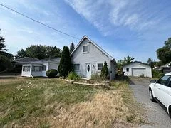 394 Bridge Street E, Belleville, ON K8N 1P8