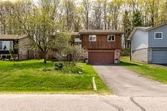 20 Southdale Drive, Huntsville, On P1h 1t6