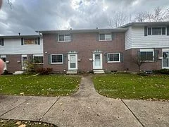 5852 Frontenac Street 8, Niagara Falls, On L2g 3a9