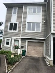 521 BURLEIGH Private, Cyrville - Carson Grove - Pineview, ON K1J 1J9