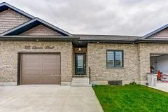 Att/Row/Townhouse in North Perth