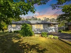 89 Point Anne Road, Belleville, ON K8N 4Z4