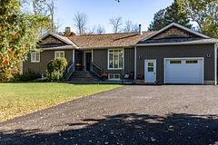 23 Pierce Street N, South Bruce Peninsula, ON N0H 2T0