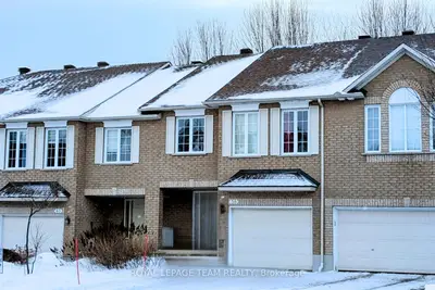 Att/Row/Townhouse in Kanata
