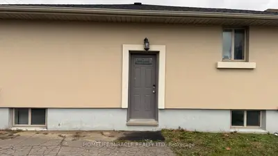 Detached in Niagara Falls