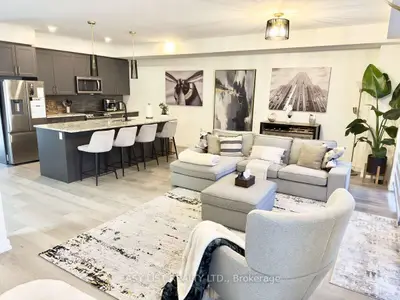 Condo Townhouse in Cobourg