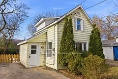 Detached in Belleville