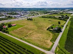 4766 Bartlett Road N, Lincoln, On L3j 0y4