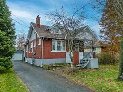 12 ROWE Avenue, North Bay, ON P1A 1W9