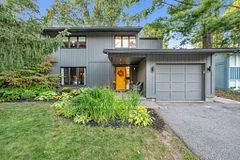 Detached in Kanata