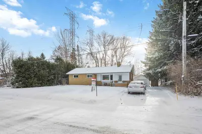 35 Sherry Lane B, South of Baseline to Knoxdale, ON K2G 3L4
