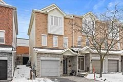 Att/Row/Townhouse in Billings Bridge - Riverside Park and Area