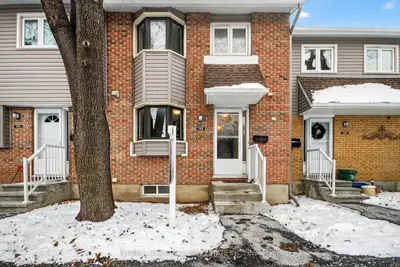 Condo Townhouse in Orleans - Cumberland and Area