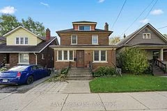 Detached in Niagara Falls