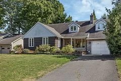 412 Thessaly Circle, Alta Vista and Area, ON K1H 5W5