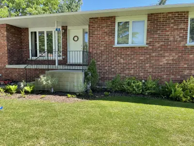 10 Frederick Street, Lansdowne Village, On K0e 1l0