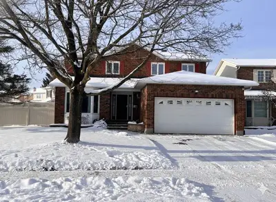 Detached in Orleans - Convent Glen and Area