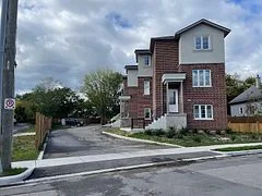 17 East Street 2, St. Catharines, ON L2R 3Y9