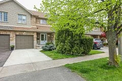 Att/Row/Townhouse in Grimsby