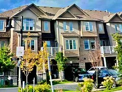 Att/Row/Townhouse in Hamilton