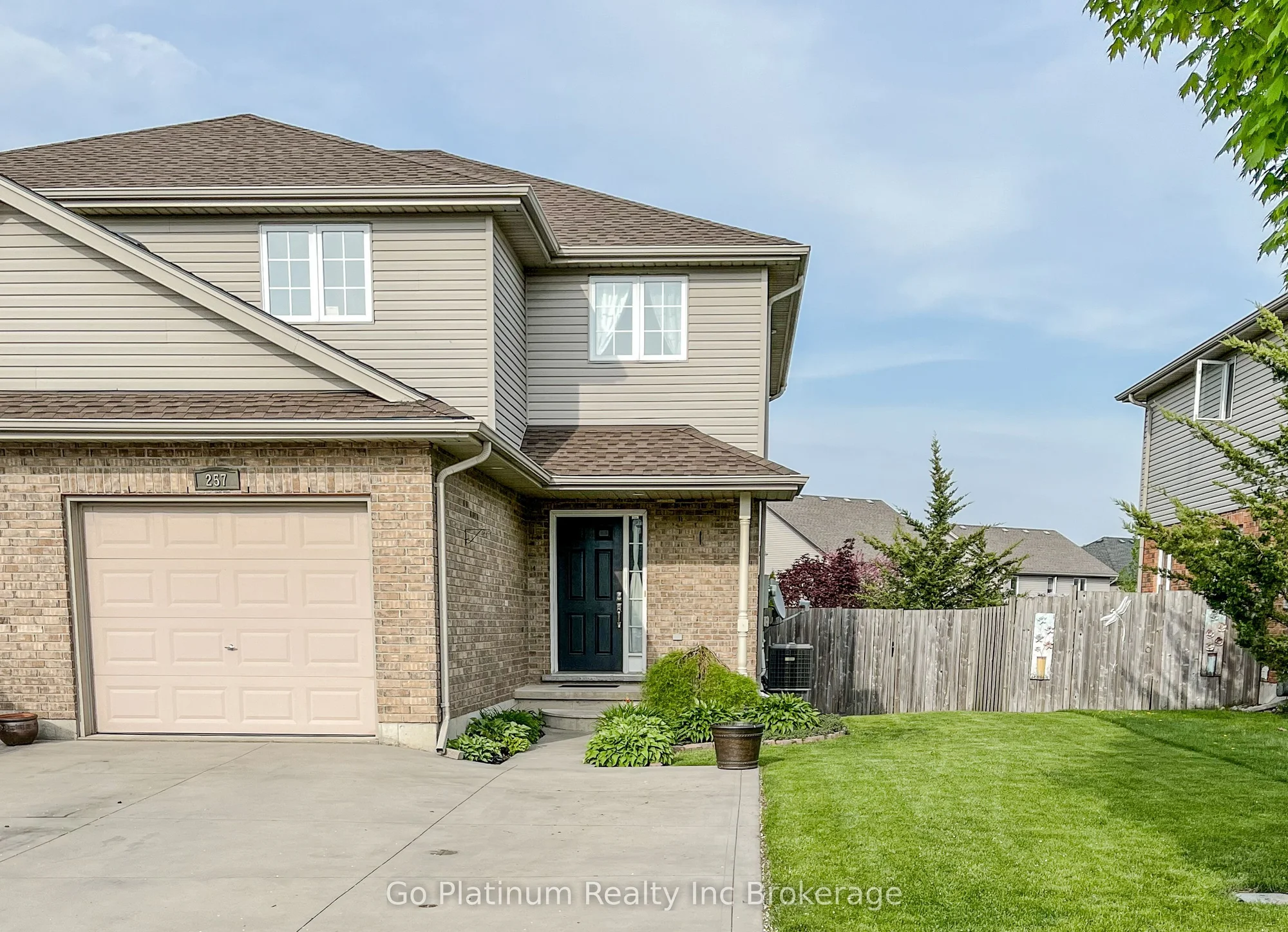 257 Falcon Drive E, Woodstock, ON N4T 0A1