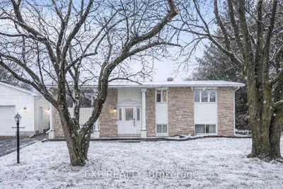 Detached in Russell