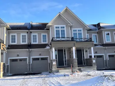 Att/Row/Townhouse in Erin