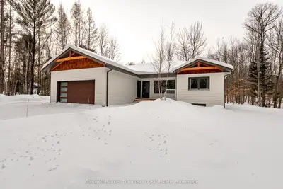 1854 Old Muskoka Road, Huntsville, ON P0B 1M0