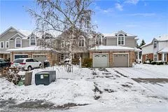 Att/Row/Townhouse in Waterloo