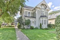 33 Byron Avenue E 3, London South, ON N6C 1C4