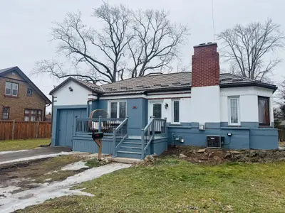 Detached in Brantford