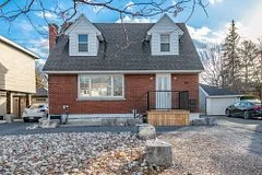 Detached in Elmvale Acres and Area
