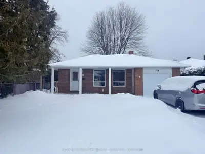 Detached in North Bay