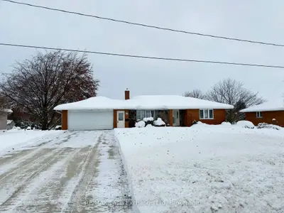 38 Hillcrest Street W, South Bruce, ON N0G 2S0