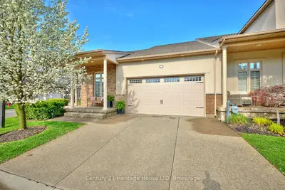 Condo Townhouse in Niagara Falls