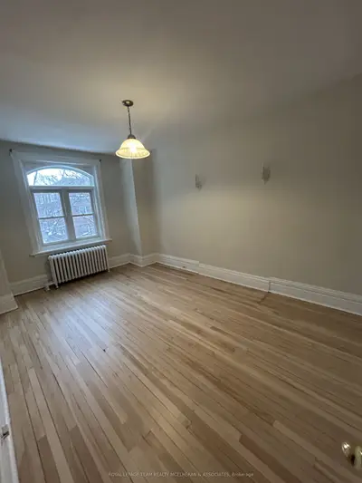 54 Somerset Street W 3, Ottawa Centre, ON K2P 0H5