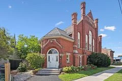 200 WOOLWICH Street 204, Guelph, ON N1H 3V7