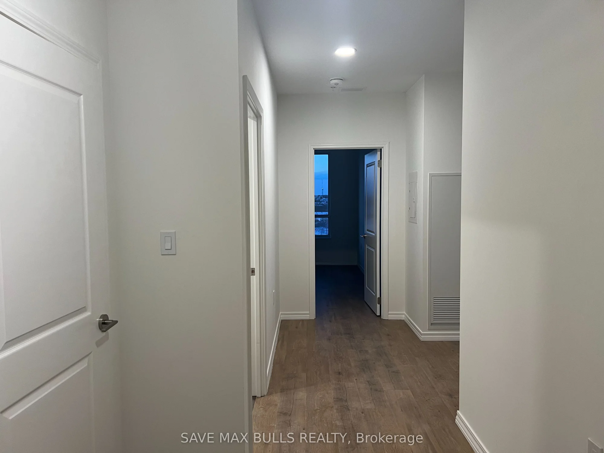 1098 Paisley Road 604, Guelph, On N1k 0e3