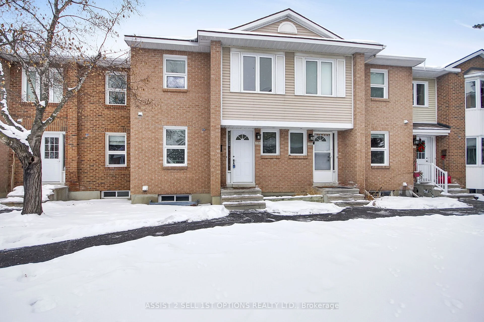 22 Castlebrook Lane, South of Baseline to Knoxdale, ON K2G 5G3