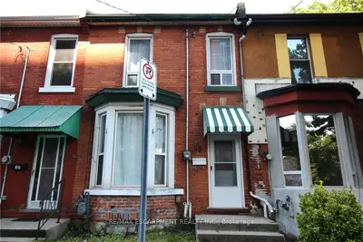 Att/Row/Townhouse in Hamilton