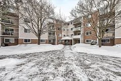 260 Brittany Drive 200, Manor Park - Cardinal Glen and Area, ON K1K 4M2