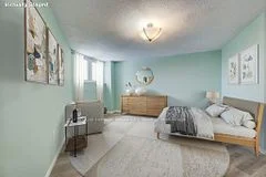 19 Woodlawn Road E 602, Guelph, ON N1H 7B1