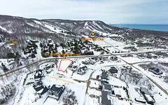 105 Grindelwald Court, Blue Mountains, On L9y 0s4