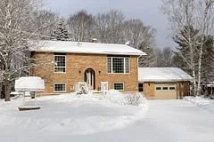 688 Stephenson 1 Road E, Huntsville, ON P0B 1L0